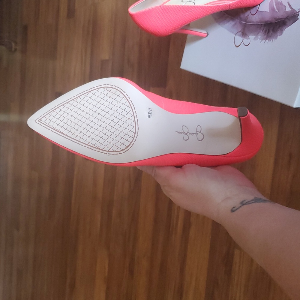 Jessica Simpson Coral Reef Pointed Toe Pumps - Picture 4 of 4